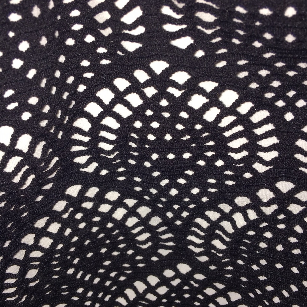 LA BLANCA CROCHET ONE PIECE SWIMSUIT (ACC) - Picture 4 of 8